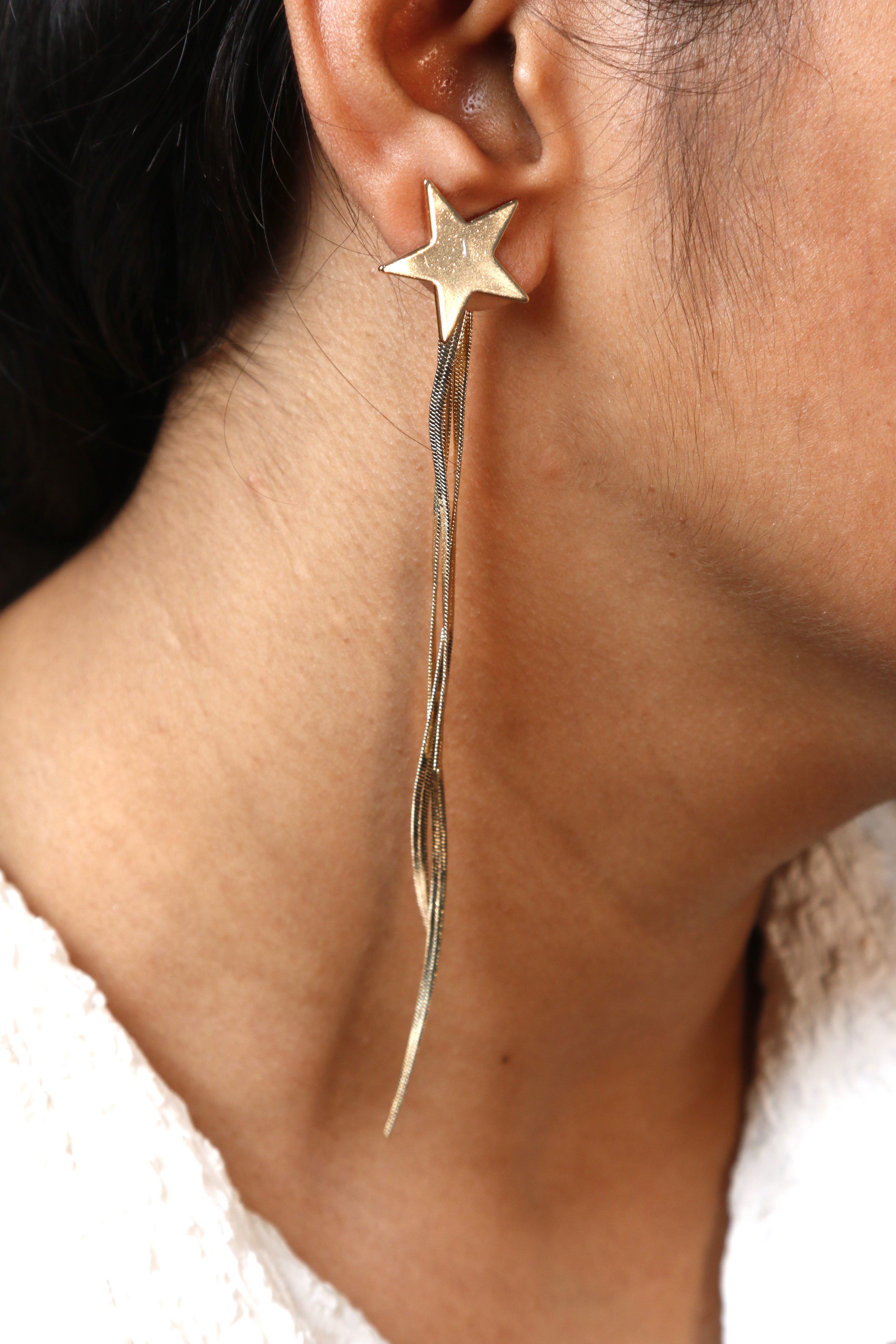 Star Type Earrings for a Glamorous Look
